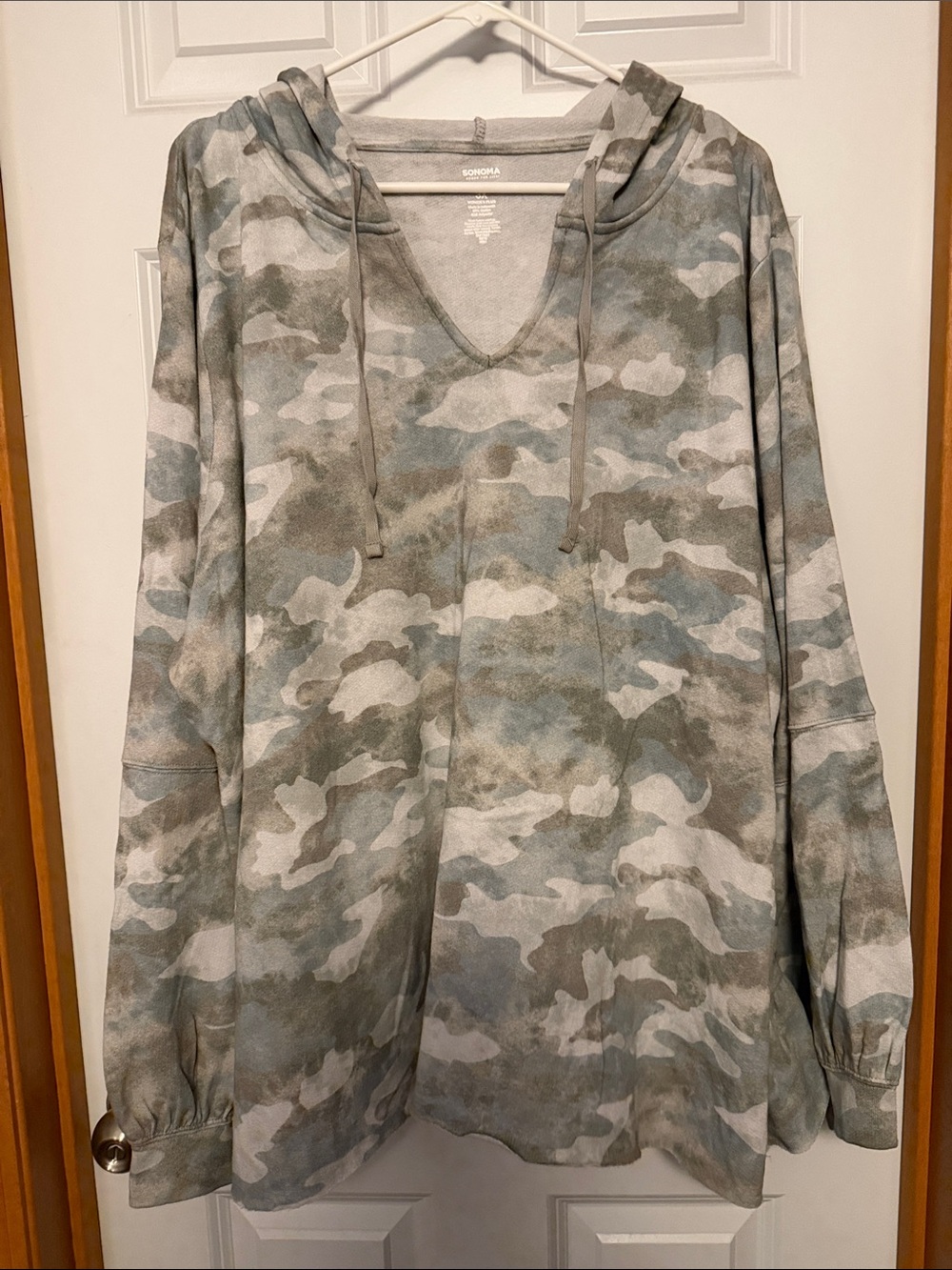 Sonoma 3x Women's Camo V-Neck Hooded Sweatshirt